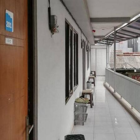 Laponca Residence Pondok Cabe Syariah Redpartner Buaran 外观 照片