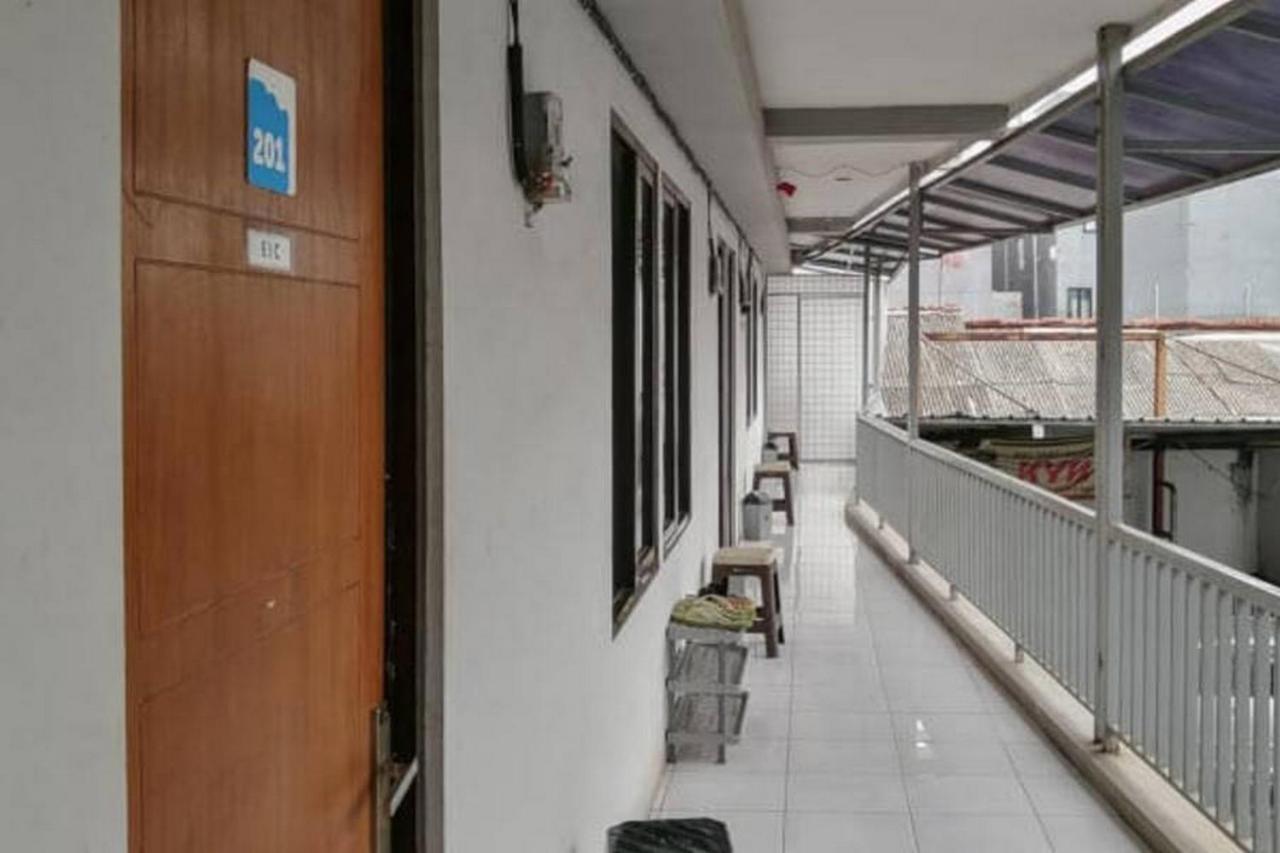 Laponca Residence Pondok Cabe Syariah Redpartner Buaran 外观 照片