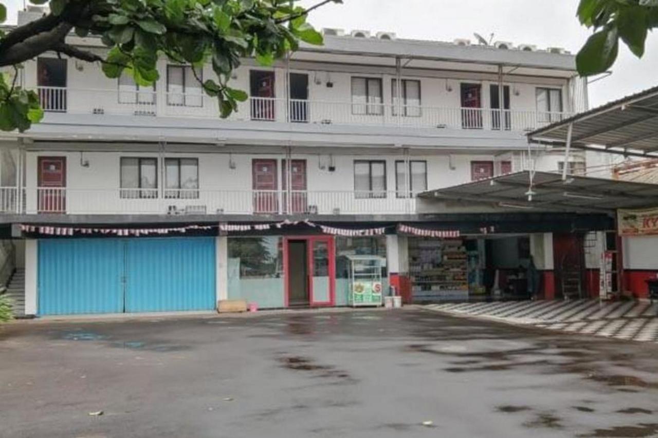 Laponca Residence Pondok Cabe Syariah Redpartner Buaran 外观 照片